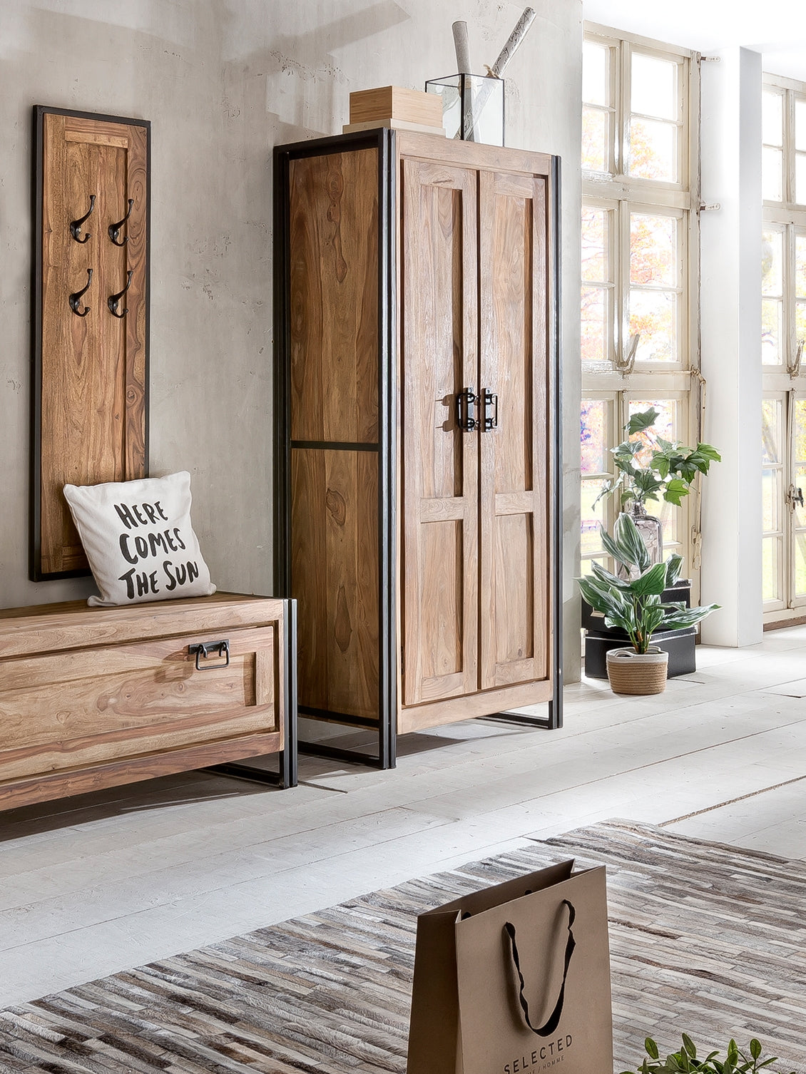 Schuhschrank 1 Klappe Innenmasse 112x37x115 cm fuer ca 10 Paar Schuhe Abstand zum Boden 11 cm max Belastung 60 kg