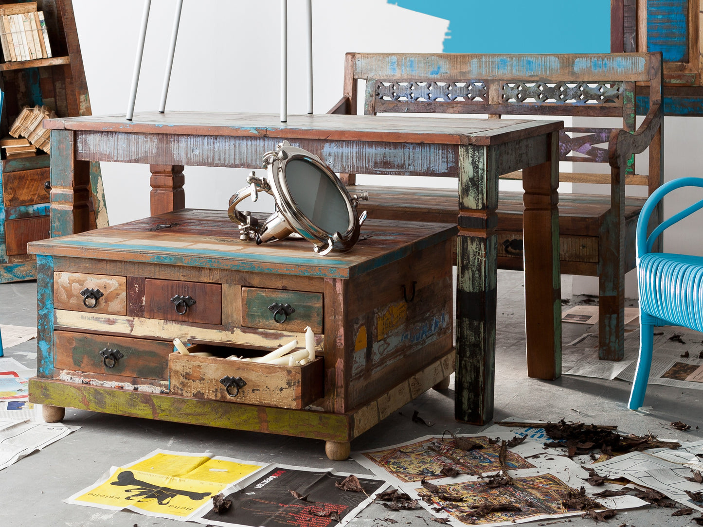 Couchtischtruhe 5 Schubladen 1 Klappe 3 Schubladen 165x325x75 cm 2 Schubladen 30x325x75 cm unter der Klappe 80x395x37 cm Staerke der Tischplatte 25 cm Belastbarkeit 100 kg