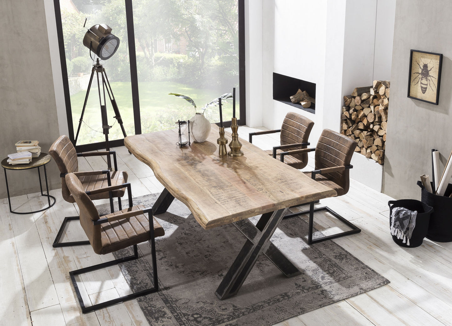 Tisch 240x100 cm Platte Mango mit Baumkante X-Gestell im Used-Look Plattenstaerke aufgedoppelt auf 56 mm Abstand zwischen den Beinen 170 cm Rohr 10 x 10 cm Wandstaerke 14 mm untere Hoehe der Kreuzung 28 cm obere Hoehe 45 cm