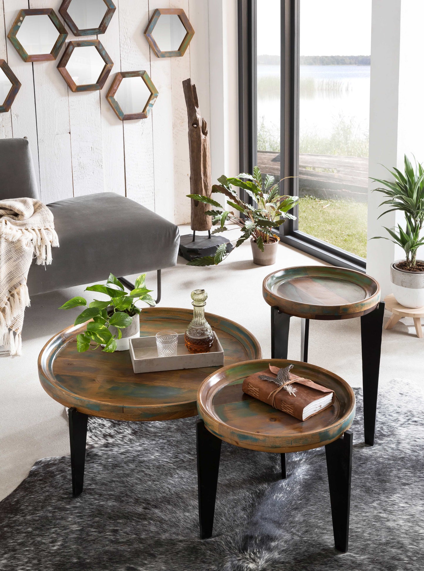 Beistelltisch mit abnehmbaren Tablett Plattenstaerke 20 mm auf 50 mm aufgedoppelt Beine oben 75 cm unten 3 cm breit