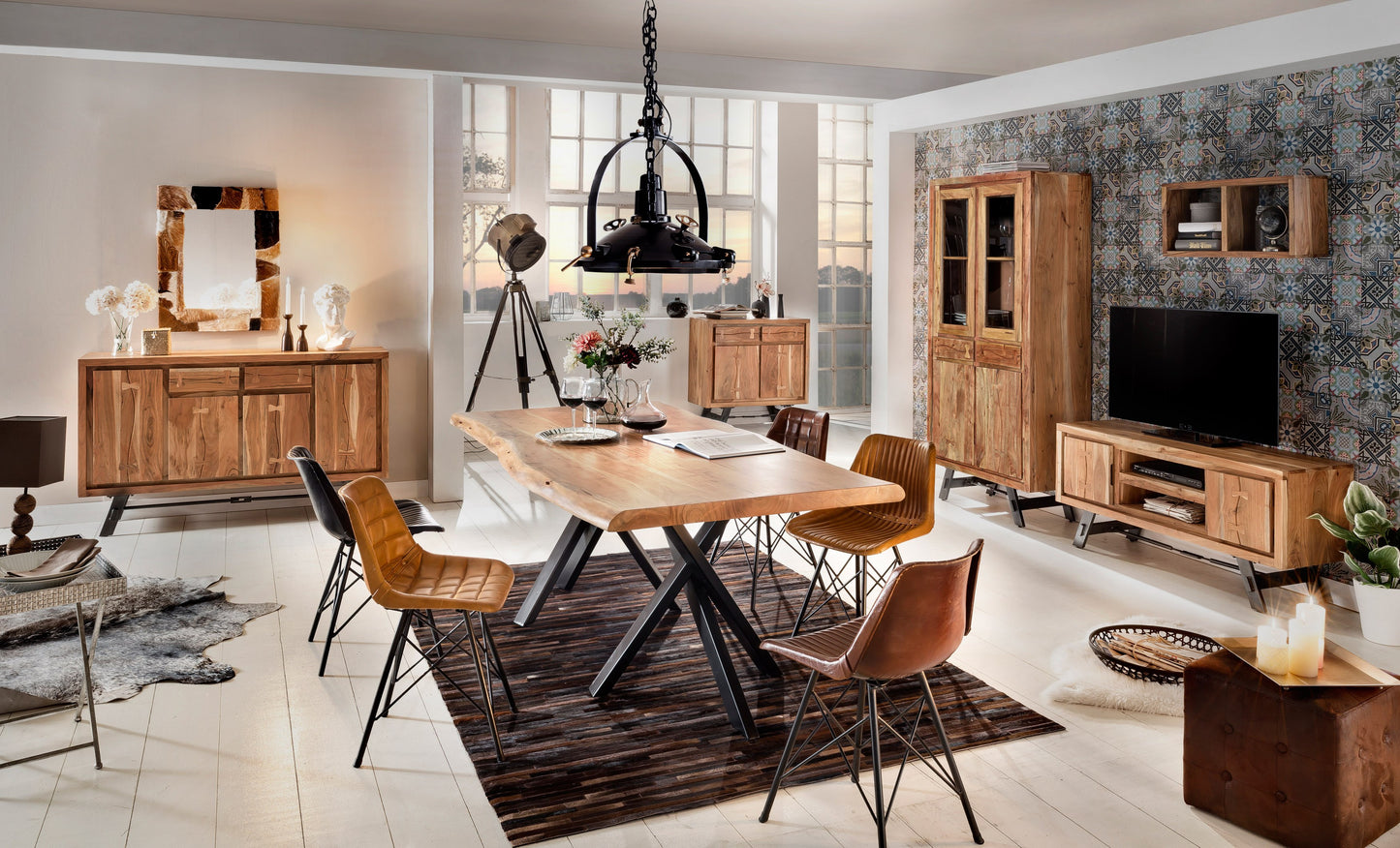 Tisch 160x85 cm Akazie natur 36 mm mit Baumkante wie gewachsen und schwarzem Stern-Gestell Plattenstaerke 36 mm