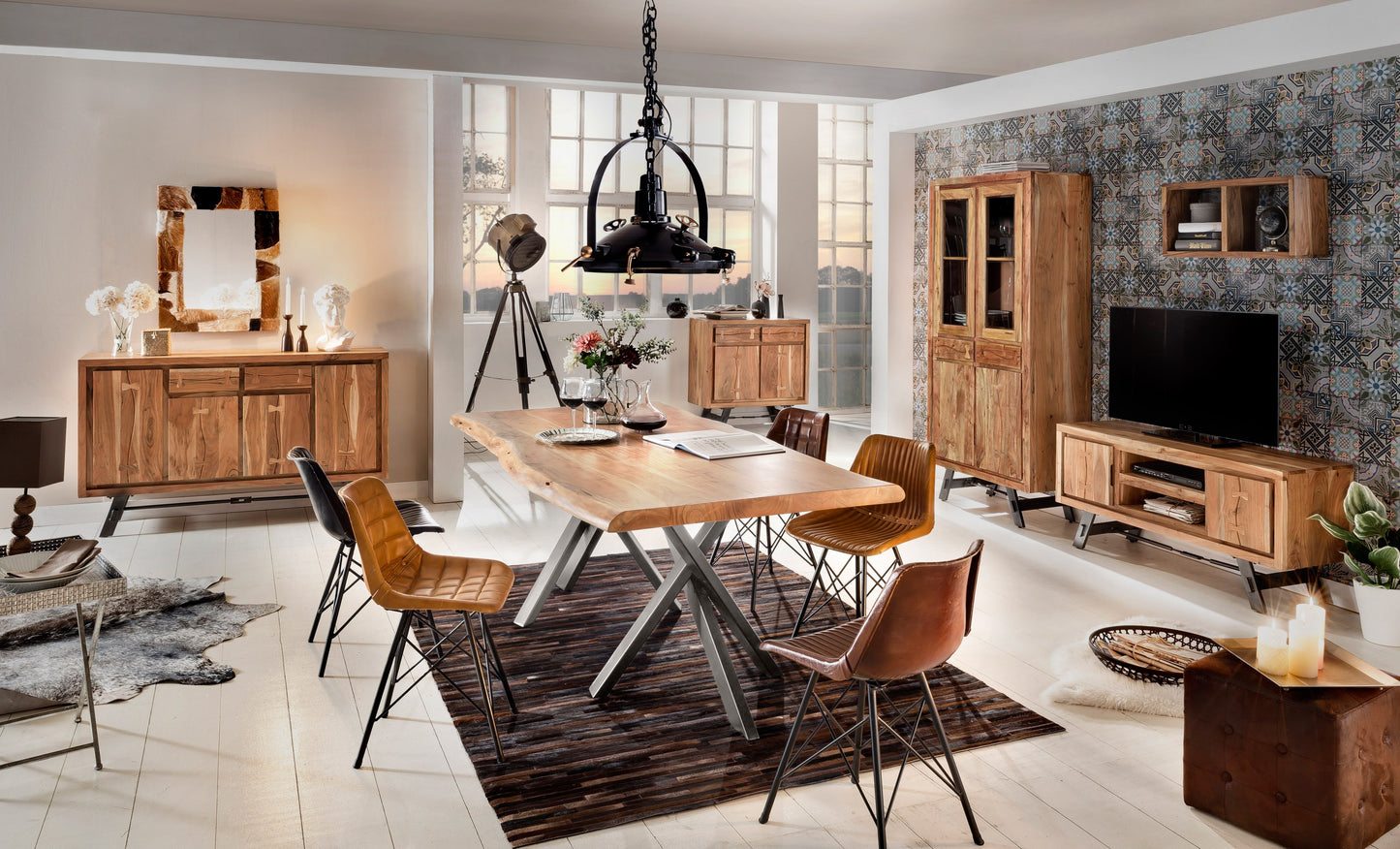 Tisch 160x85 cm Akazie natur 36 mm mit Baumkante wie gewachsen und silbernem Stern-Gestell Plattenstaerke 36 mm