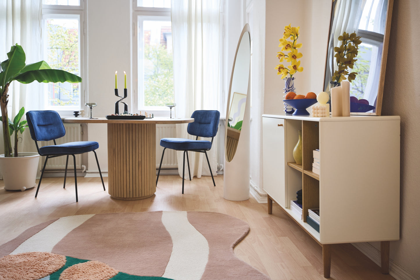 Tom Tailor Tisch 120 x 120 cm T-Ribbed Table Round Plattenstaerke 3 cm Saeule 50x50 cm Sockel 47x47 cm Sockelhoehe ca 25 cm max Belastbarkeit 100 kg