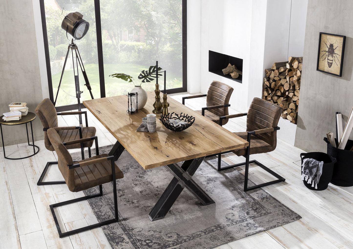 Tisch 240x100 cm Platte Wildeiche X-Gestell im Used-Look Plattenstaerke 20 mm auf 40 mm aufgedoppelt Abstand zwischen den Beinen 170 cm Rohr 10 x 10 cm Wandstaerke 14 mm untere Hoehe der Kreuzung 28 cm obere Hoehe 45 cm