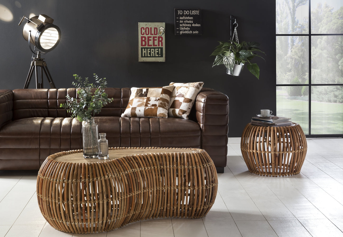 Couchtisch Tischplatte aus Teak Gestell aus Rattan-Geflecht