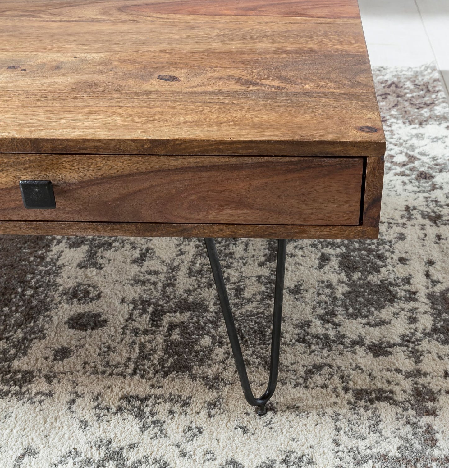 Couchtisch BAGLI Massiv Holz Sheesham 110 cm breit Wohnzimmer Tisch Design Metallbeine Landhaus Stil Beistelltisch