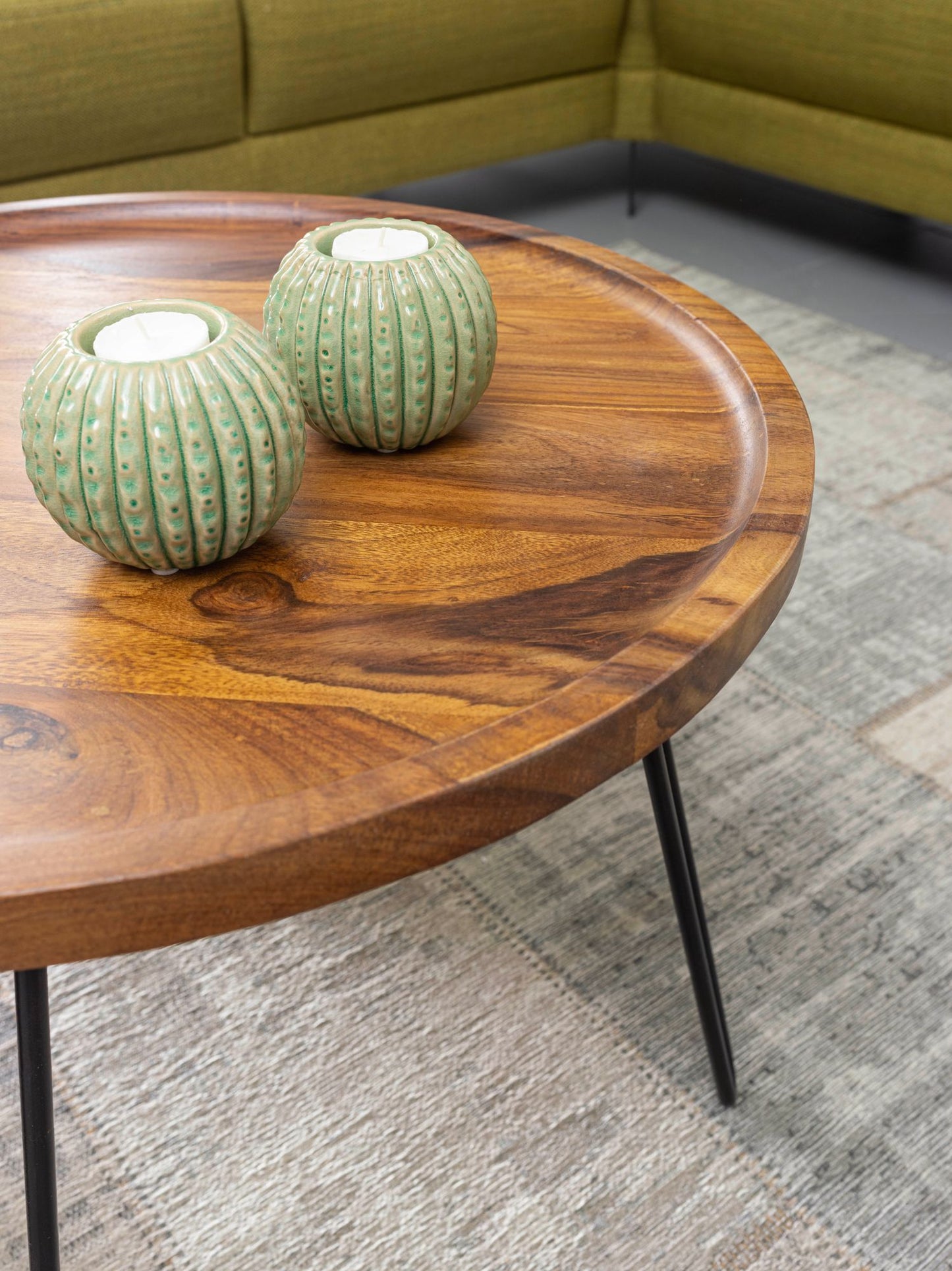 Couchtisch Sheesham Massivholz 60 mal 45 mal 60 cm Wohnzimmertisch Rund Sofatisch mit Haarnadelbeine Kaffeetisch aus Holz und Metall