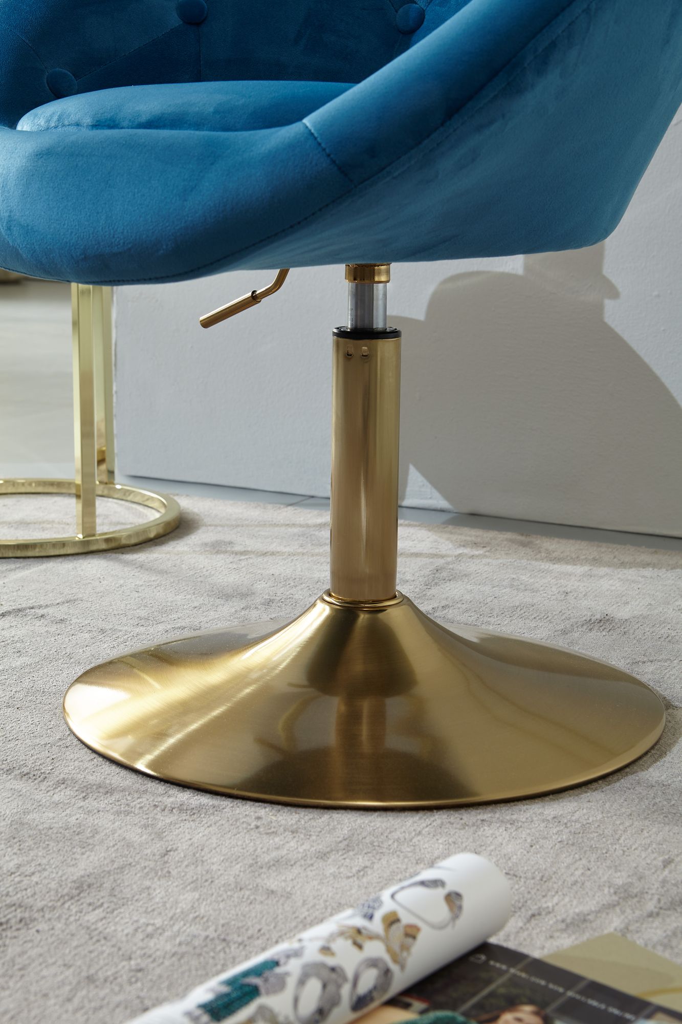 Loungesessel Samt Blau Gold Design Drehstuhl Clubsessel Polsterstuhl mit Rueckenlehne Drehsessel Cocktailsessel Lounge Sessel mit Stoffbezug