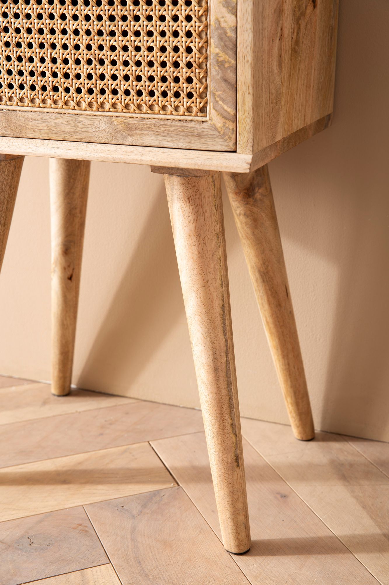 Nachtkonsole Mango Massivholz Rattan 40 mal 60 mal 30 cm Nachttisch Braun Nachtkommode Bo mal springbett mit Schublade Wiener Geflecht Nachtkaestchen mit Stauraum