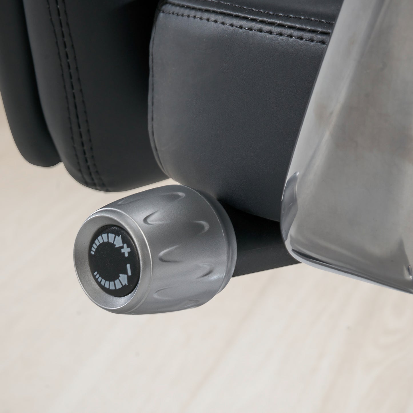 Buerostuhl Kunstleder Bezug Schwarz Schreibtischstuhl bis 120 kg Design Chefsessel hoehenverstellbar Drehstuhl ergonomisch mit Armlehnen und hoher Rueckenlehne Wippfunktion