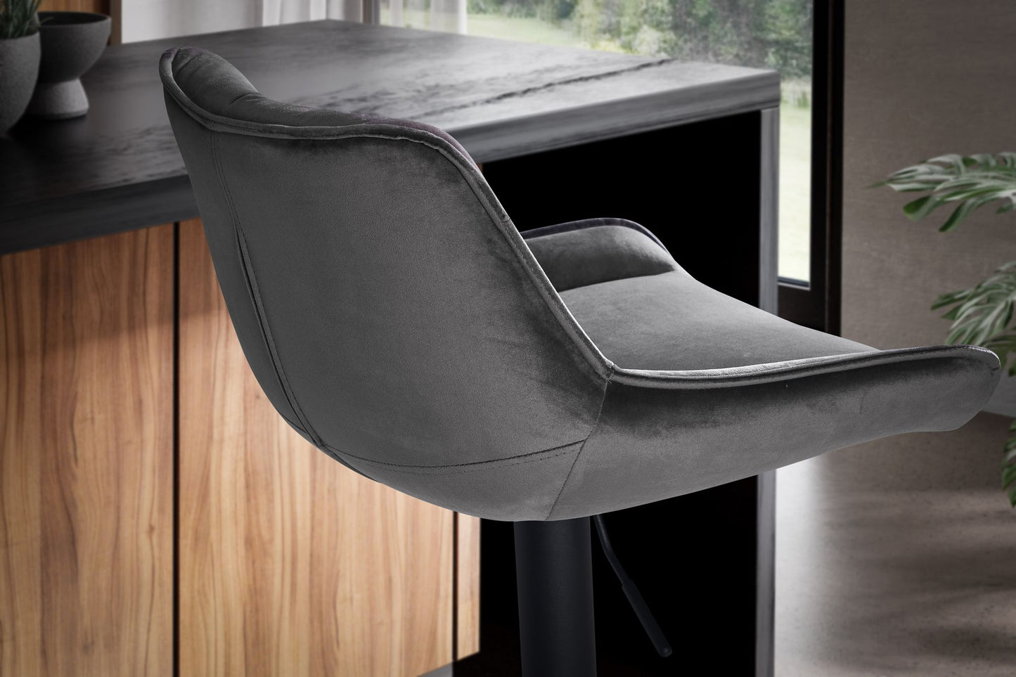 Barhocker Samt Grau Hocker mit Lehne 86 106 cm Kuechenhocker Hoehenverstellbar Modern 100 kg Design Barstuhl Tresenhocker mit Metall Trompetenfuss Bistrohocker Gepolstert