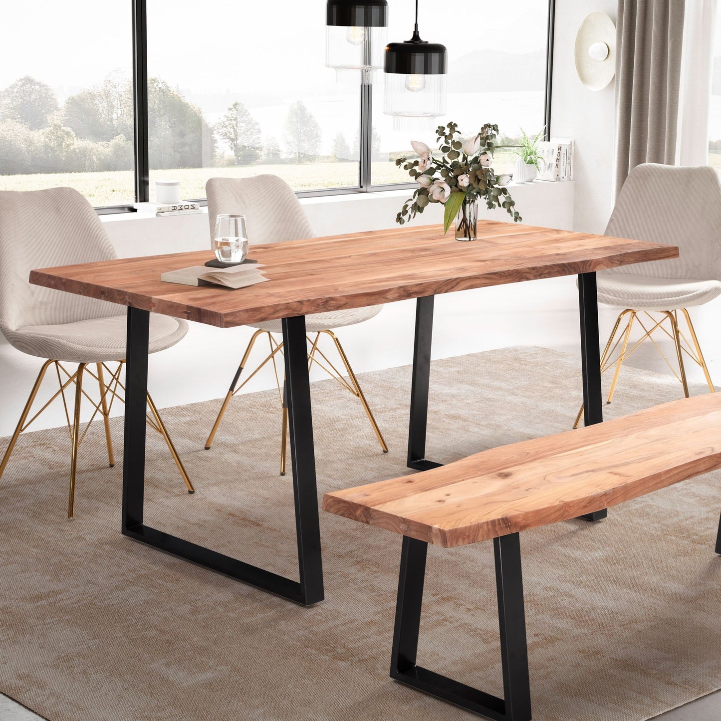 Esszimmertisch 140 mal 80 mal 76 cm Akazie Massivholz Metall Esstisch Baumkante Kuechentisch Massiv mit Trapezbeinen in Schwarz Holztisch Speisetisch Esszimmer Rechteckig