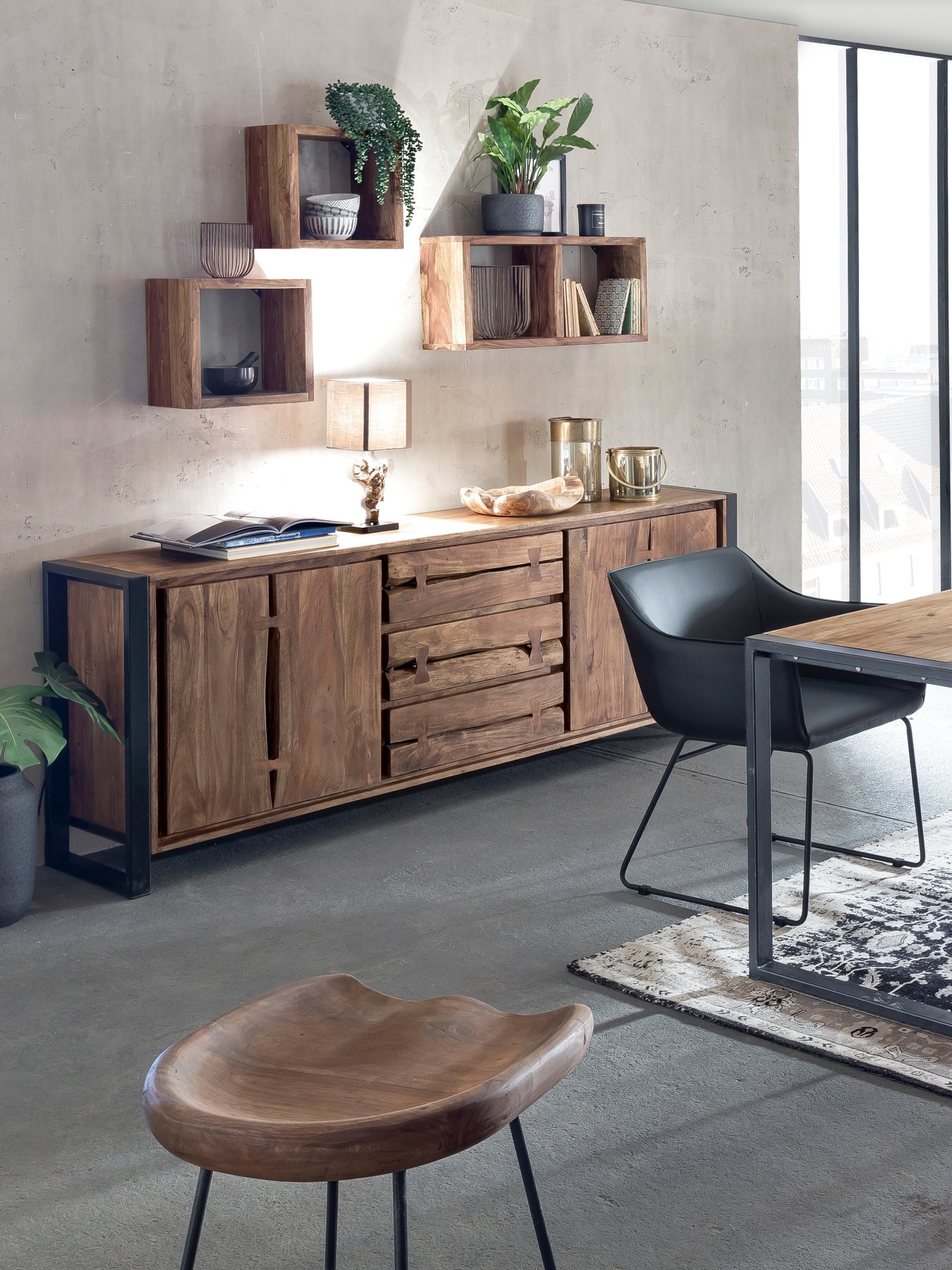 Sideboard 3 Schubladen 2 Tueren Tuerbreite 58 cm Oberkante der Tuer 77 cm Holz gebeizt und lackiert