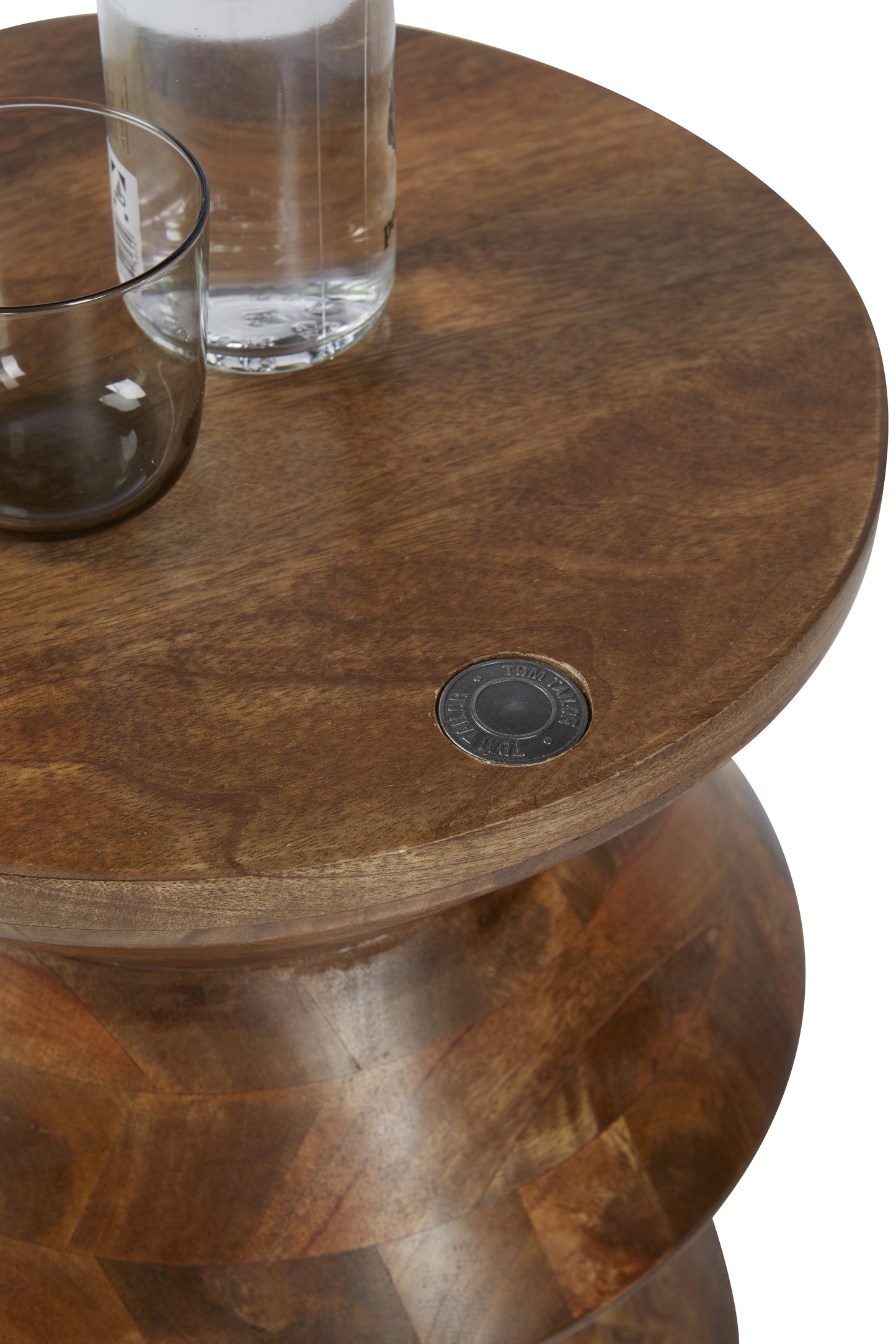 Tom Tailor Hocker   T-Wooden Stool High gezackte Form eingelassener grosser TOM TAILOR Metallknopf