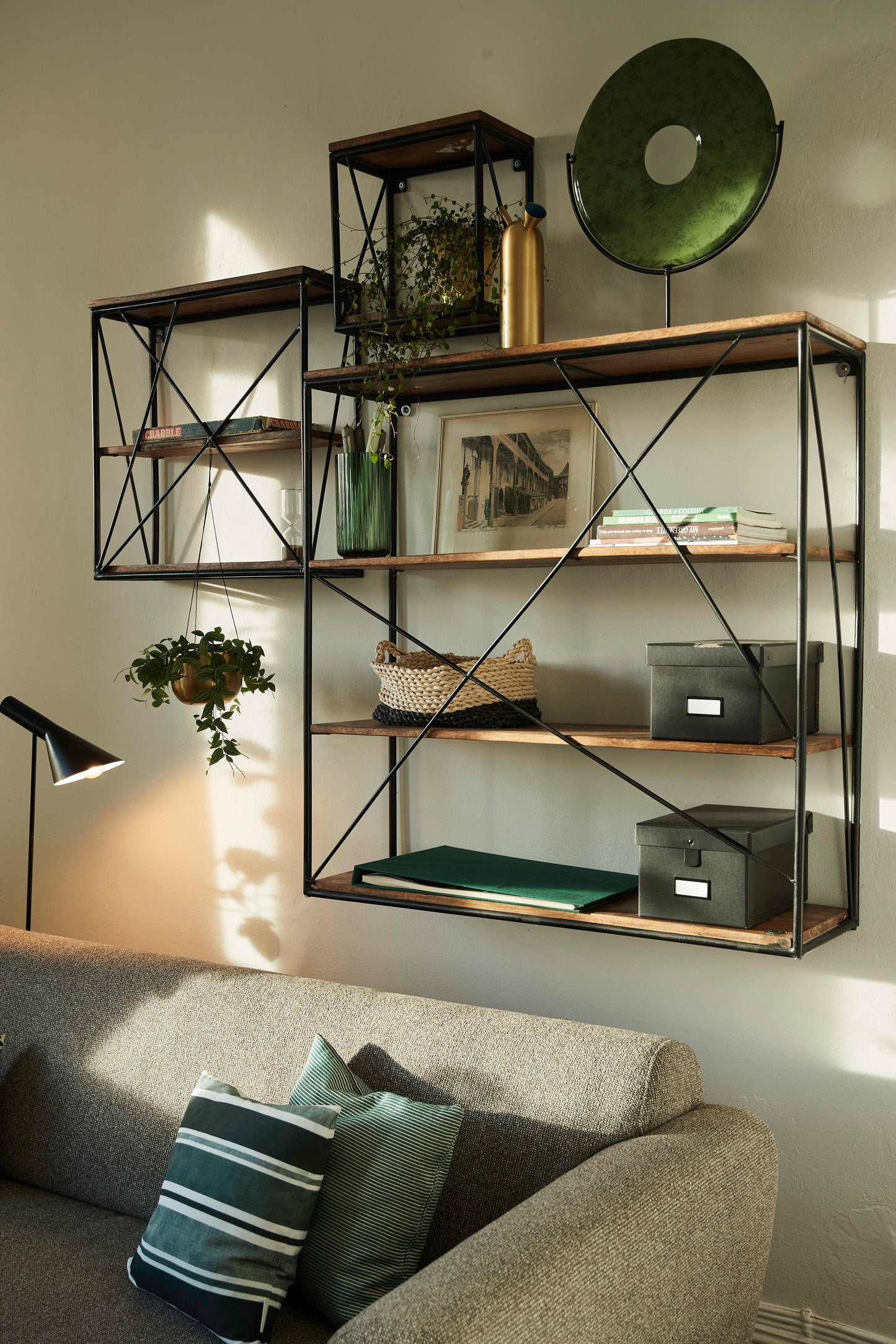 Tom Tailor Wandregal   T-Nest Shelf Wall & Nightstand 3 Boeden asymmetrische Stahlverstrebungen