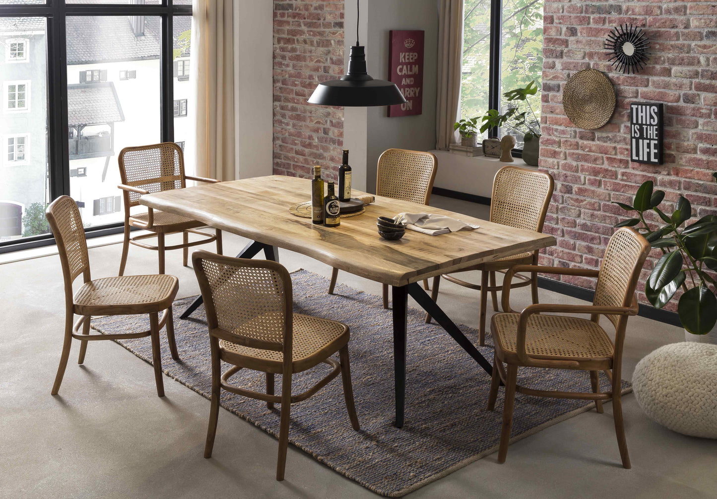 Tisch 200x100 cm Platte Mango mit Baumkante extravagantes schwarzes Gestell Plattenstaerke aufgedoppelt auf 56 mm
