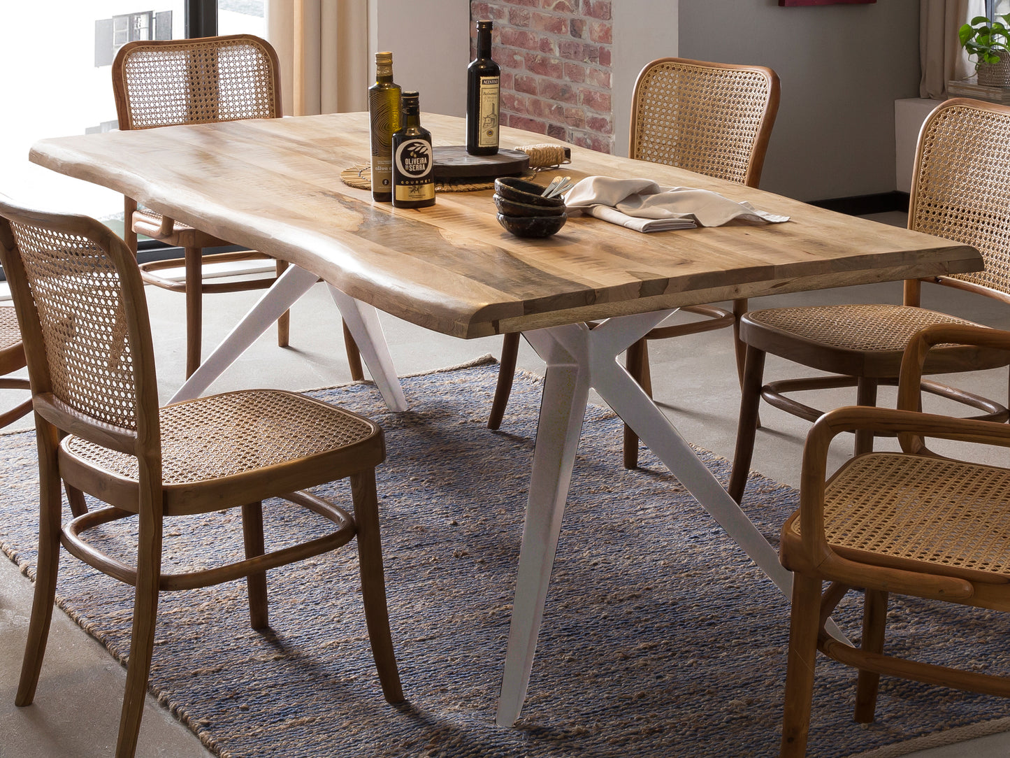 Tisch 220x100 cm Platte Mango mit Baumkante extravagantes silbernes Gestell Plattenstaerke aufgedoppelt auf 56 mm