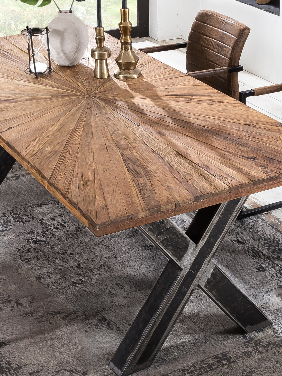 Tisch 200x100 cm Platte Teak "Sonne" X-Gestell im Used-Look Plattenstaerke auf 50 mm aufgedoppelt Abstand zwischen den Beinen  130 cm Rohr 10 x 10 cm Wandstaerke 14 mm untere Hoehe der Kreuzung 28 cm obere Hoehe 45 cm
