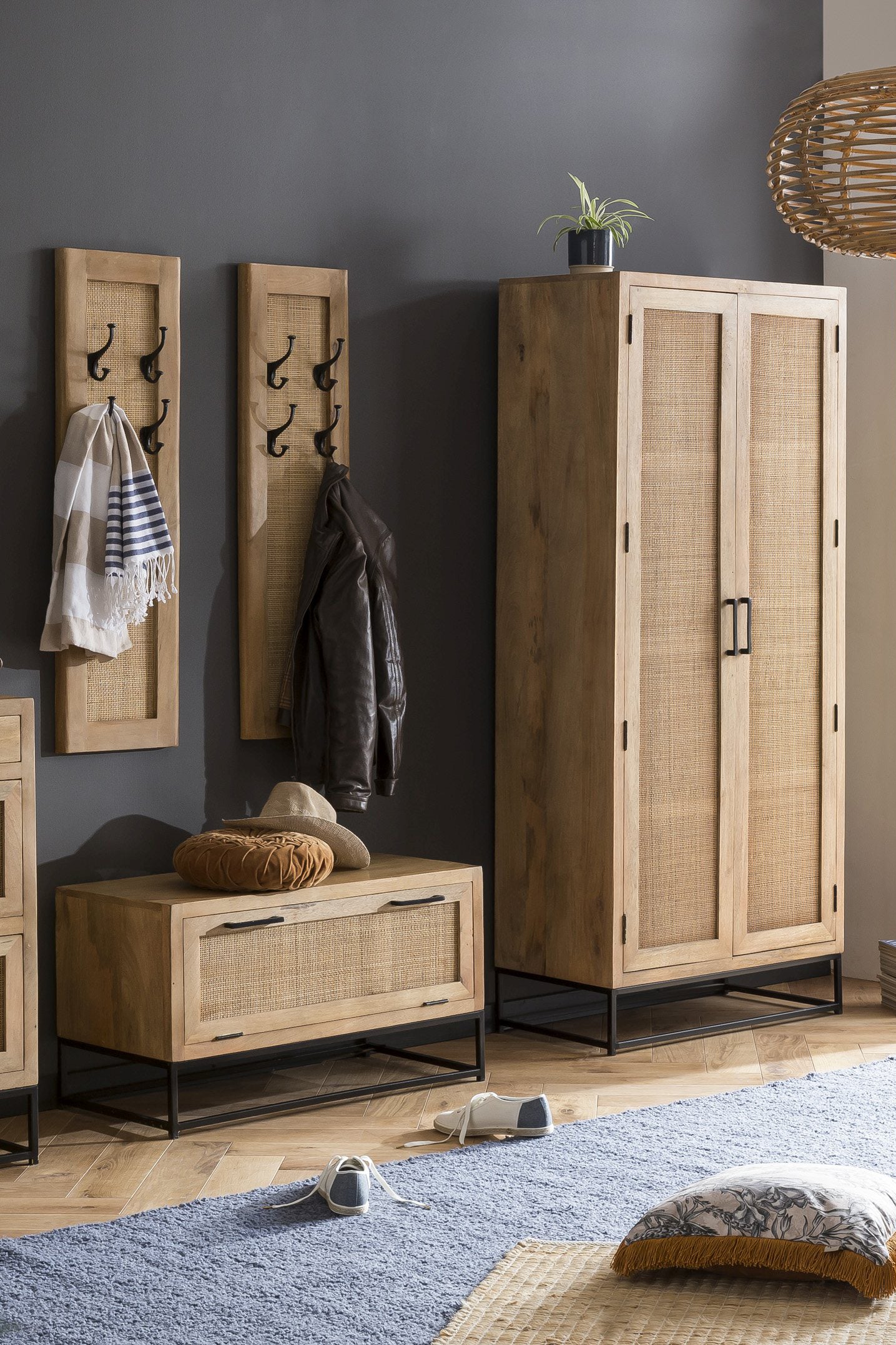 Dielen-Set 1 Schuhschrank 2 Garderobenpaneele 1 Kleiderschrank Schuhschrank 845x40x48 cm fuer ca  6 paar Schuhe Garderobenpaneel 35x8x110 cm 4 Haken Schrank 80x40x180 cm