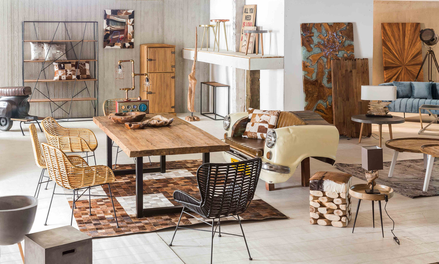 Tisch 200x100 cm recyceltes Teak natur mit schwarzem Kufengestell Plattenstaerke 20 mm auf 50 mm aufgedoppelt Abstand Gestell bis kurze Seite 255 cm Abstand Gestell bis lange Seite 125 cm Gestellbreite 6 cm