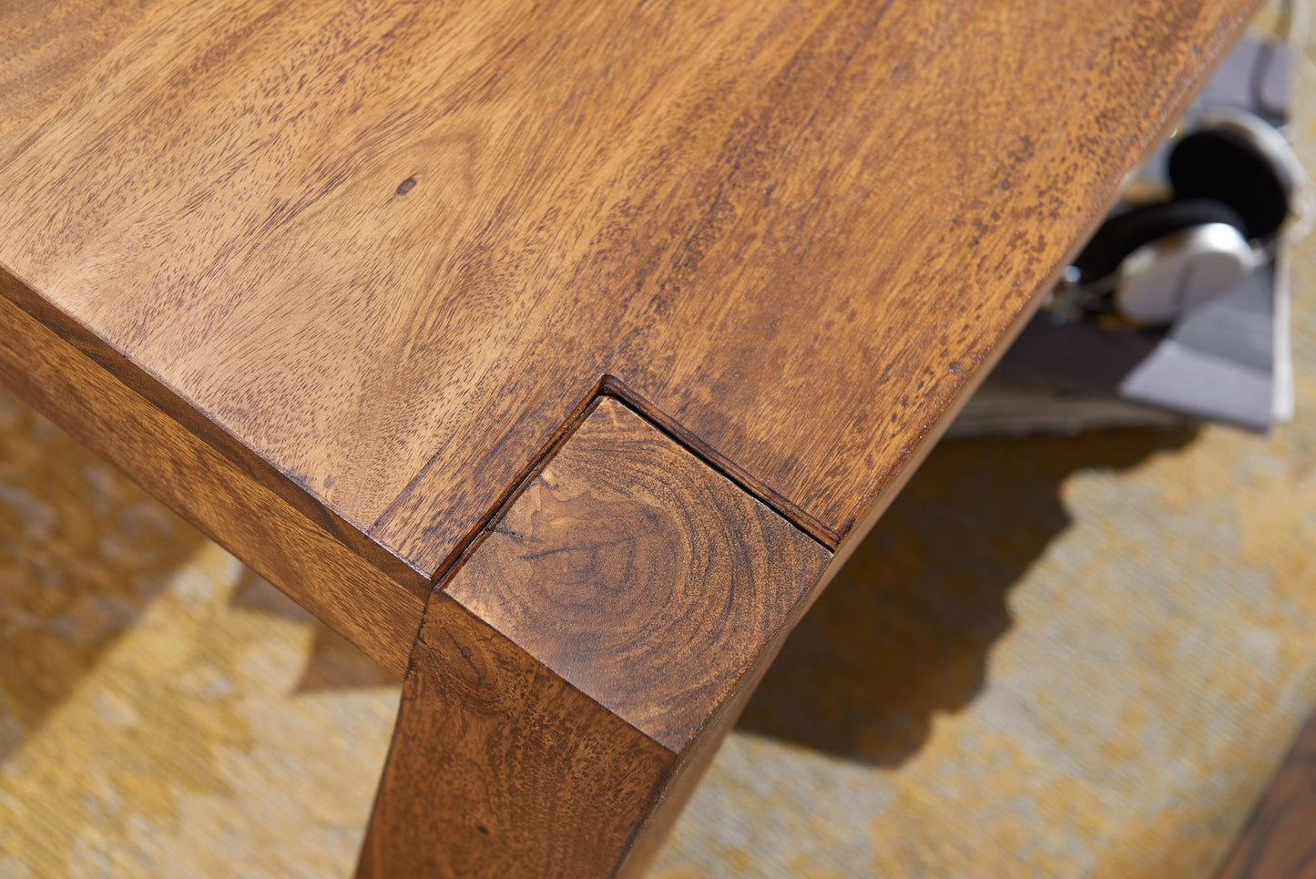 Couchtisch  Massiv Holz Sheesham 110cm breit Wohnzimmer Tisch Design dunkel braun Landhaus Stil Beistelltisch
