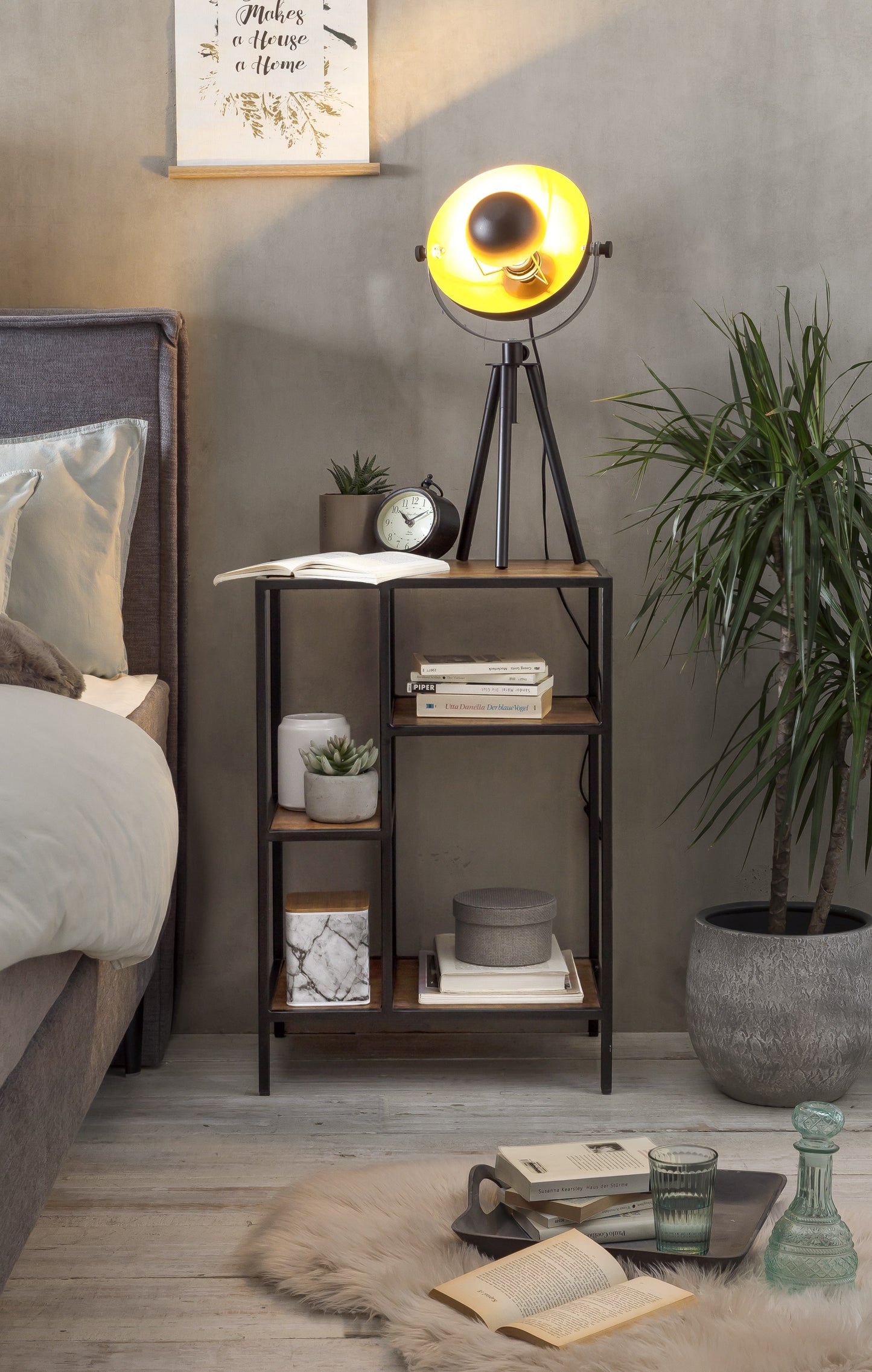 Regal   4 unterschiedlich grosse Ablageboeden Fachmasse  links unten 16x35x245 cm links oben 16x35x35 cm rechts unten 295x35x40 cm rechts oben 295x35x195 cm