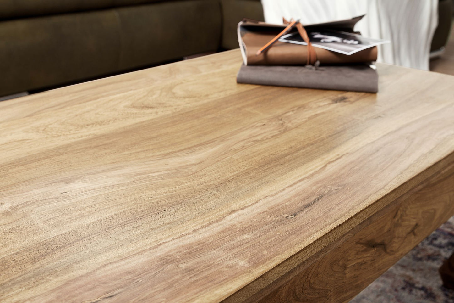 Couchtisch Massiv Holz Akazie 110 cm breit Wohnzimmer Tisch Design Natur Produkt Landhaus Stil Beistelltisch
