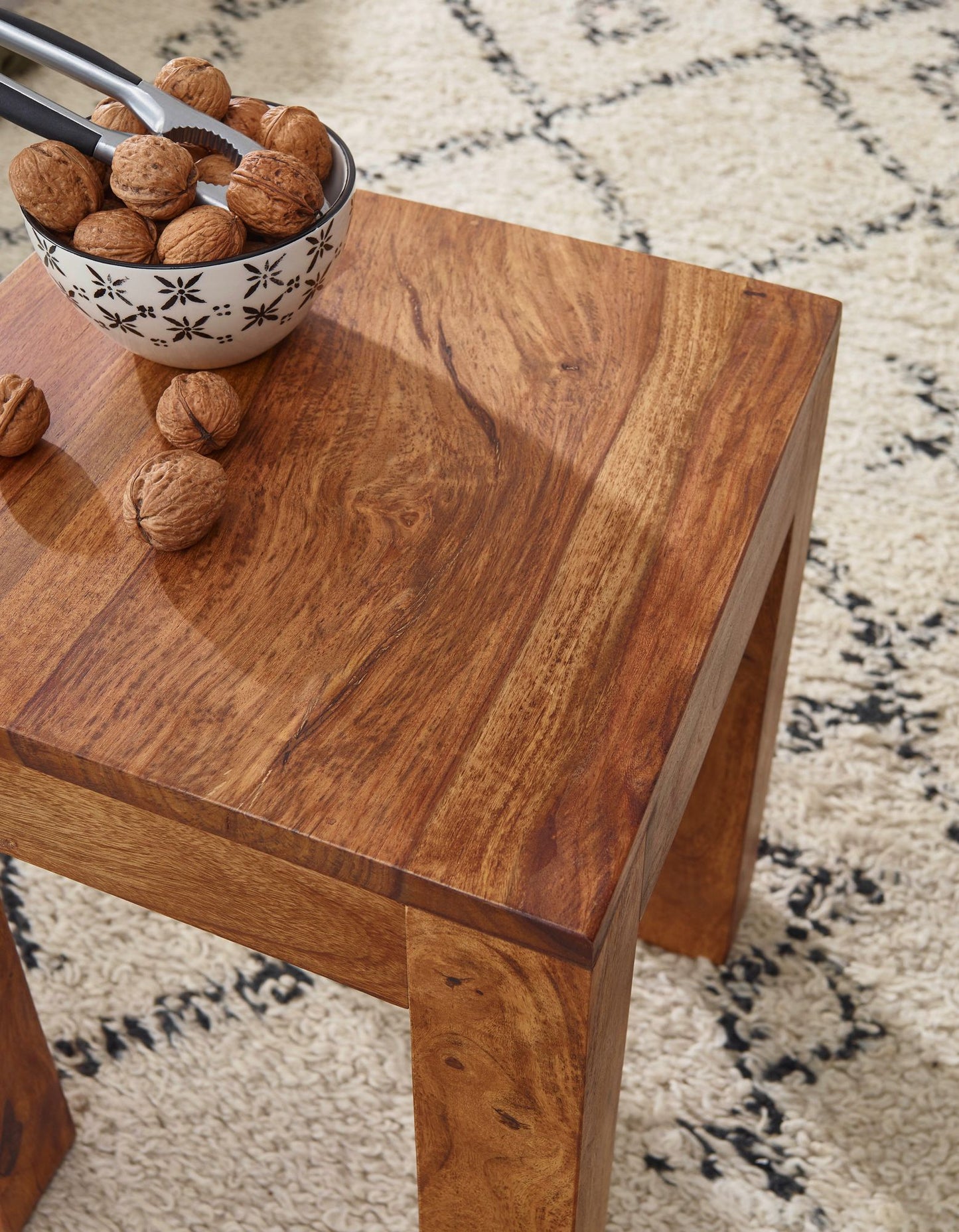 Beistelltisch MUMBAI Massiv Holz Sheesham 35 mal 35 cm Wohnzimmer Tisch Design dunkel braun Landhaus Stil Couchtisch