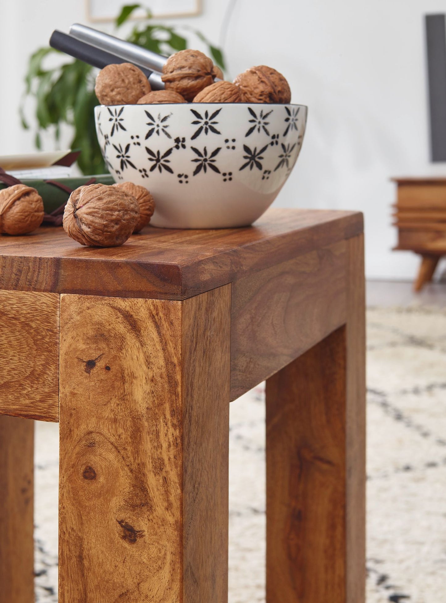 Beistelltisch MUMBAI Massiv Holz Sheesham 35 mal 35 cm Wohnzimmer Tisch Design dunkel braun Landhaus Stil Couchtisch