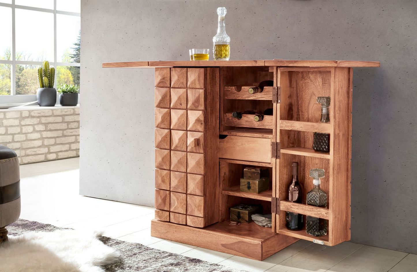 Hausbar LUCCA Akazie Massivholz 65 mal 91 mal 50 cm Weinbar ausklappbar Kleine Bar modern Barschrank mit Tueren Spirituosenschrank mit Aufbewahrung fuer Flaschen und Glaeser