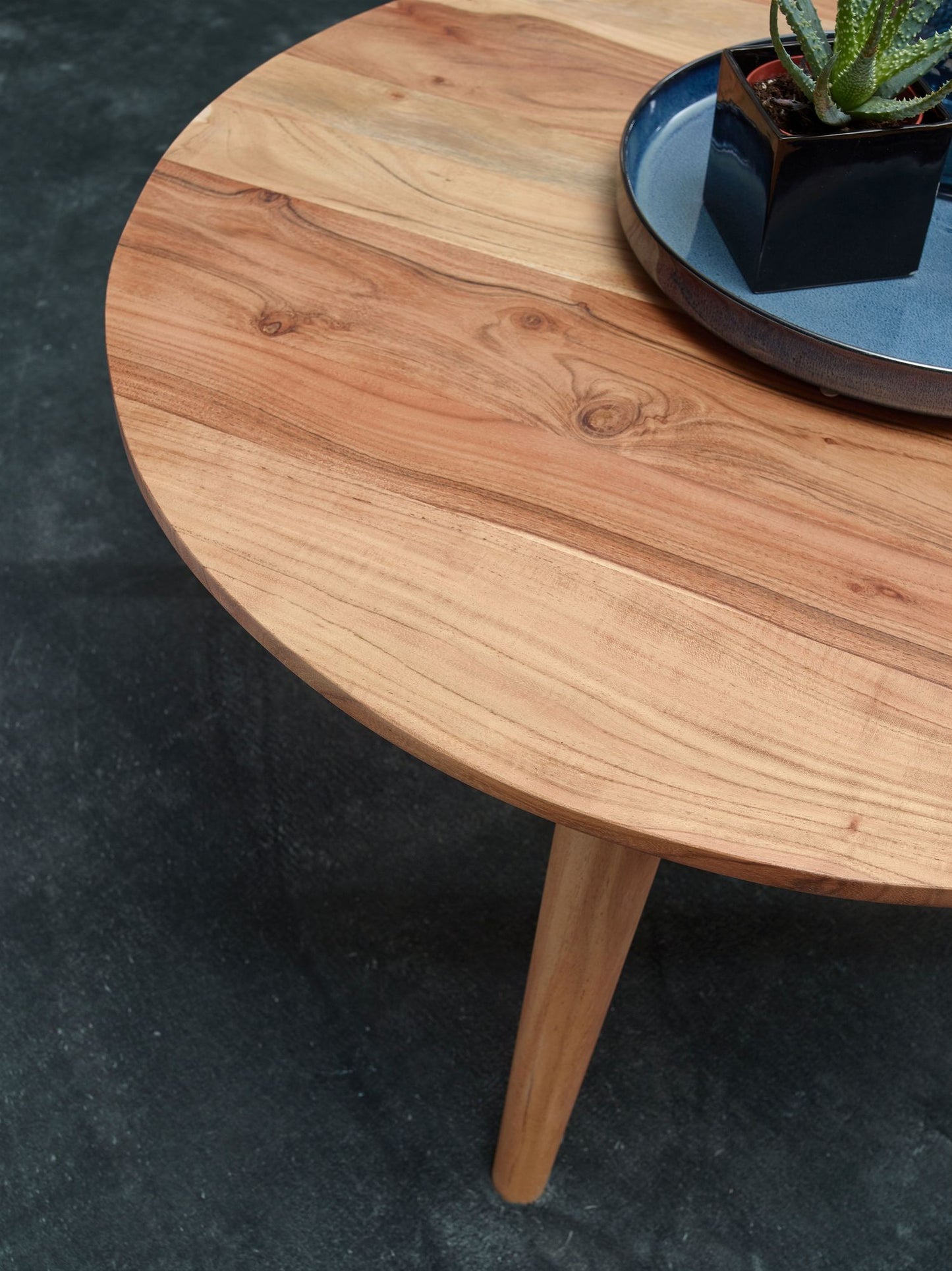 Couchtisch BOHA Massivholz Akazie Wohnzimmertisch rund Ø75 mal 40 cm Beistelltisch mit 4 Beinen im Landhausstil