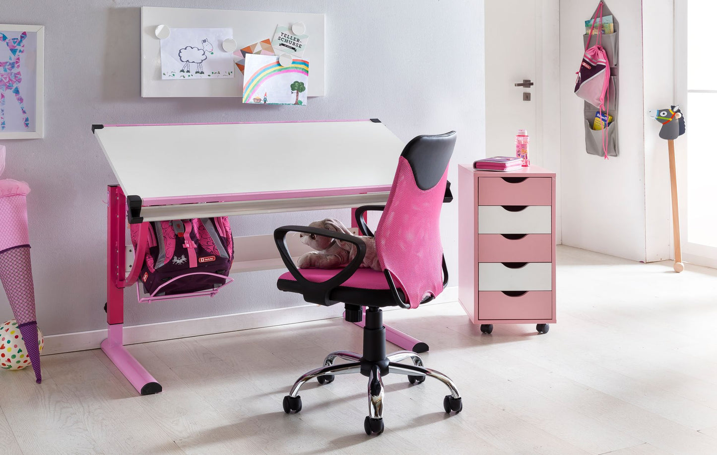 Kinder Schreibtischstuhl TERNI Schwarz Pink fuer Kinder ab 6 mit Lehne Kinder Drehstuhl Kinder Buerostuhl ergonomisch Jugendstuhl hoehenverstellbar