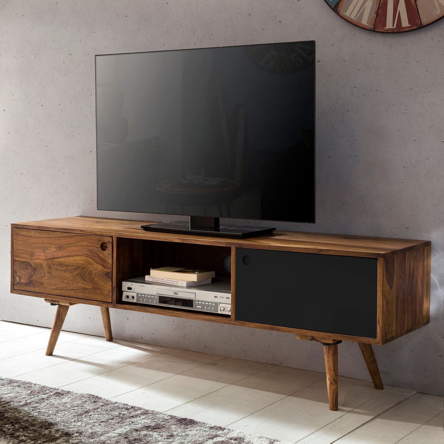 TV Lowboard REPA 140 cm Massiv Holz Sheesham Landhaus 2 Tueren und Fach HiFi Regal braun schwarz 4 Fuesse Fernseher Kommode Vintage