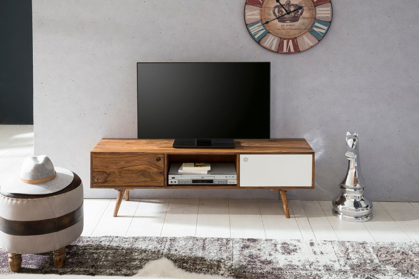 TV Lowboard REPA 140 cm Massiv Holz Sheesham Landhaus 2 Tueren und Fach HiFi Regal braun weiss 4 Fuesse Fernseher Kommode Vintage