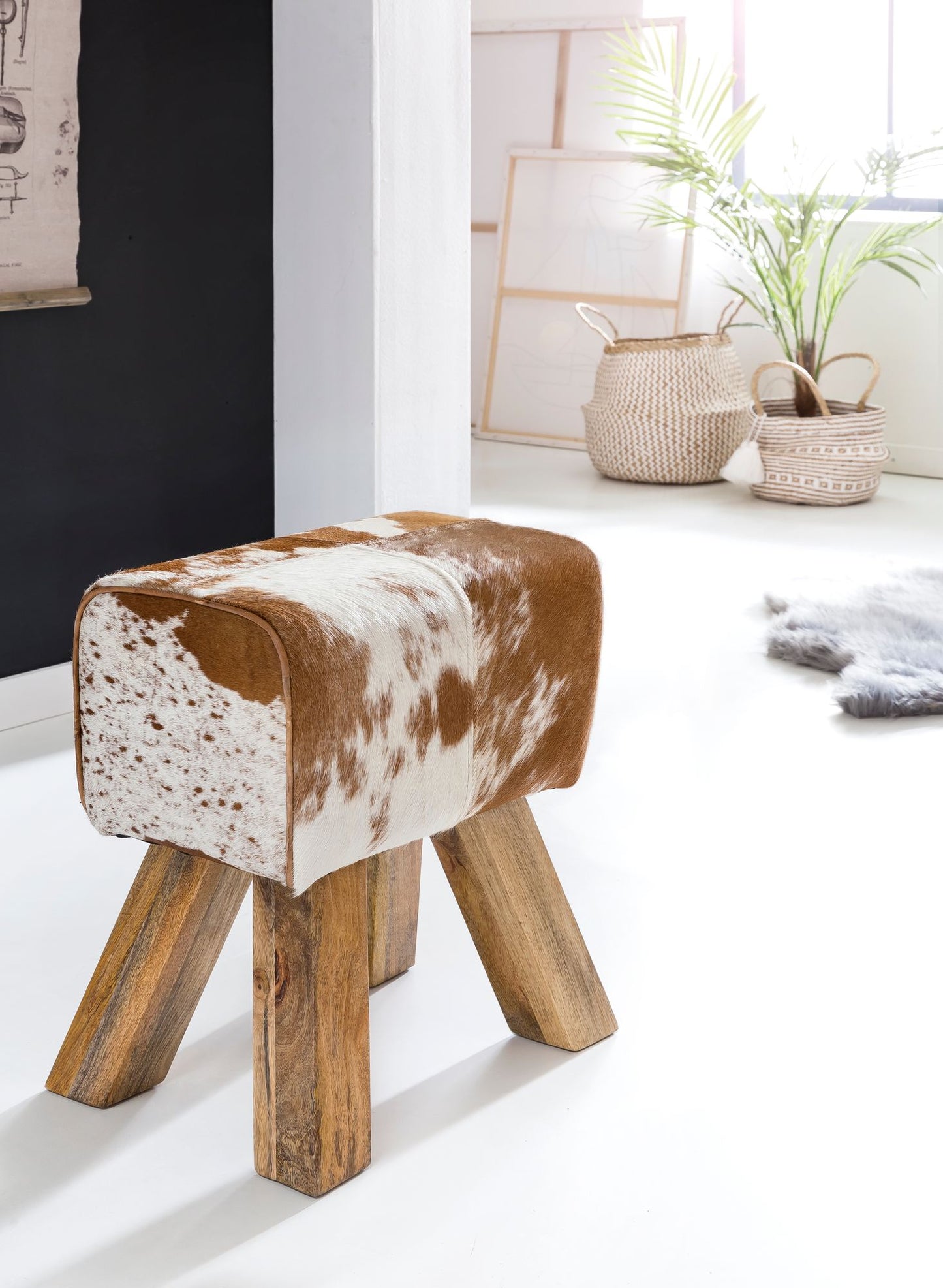 Design Turnbock Sitzhocker Ziegenfell Braun Weiss 40 mal 30 mal 47 cm Turnhocker Hocker Fellhocker Springbock Beistellhocker Fusshocker