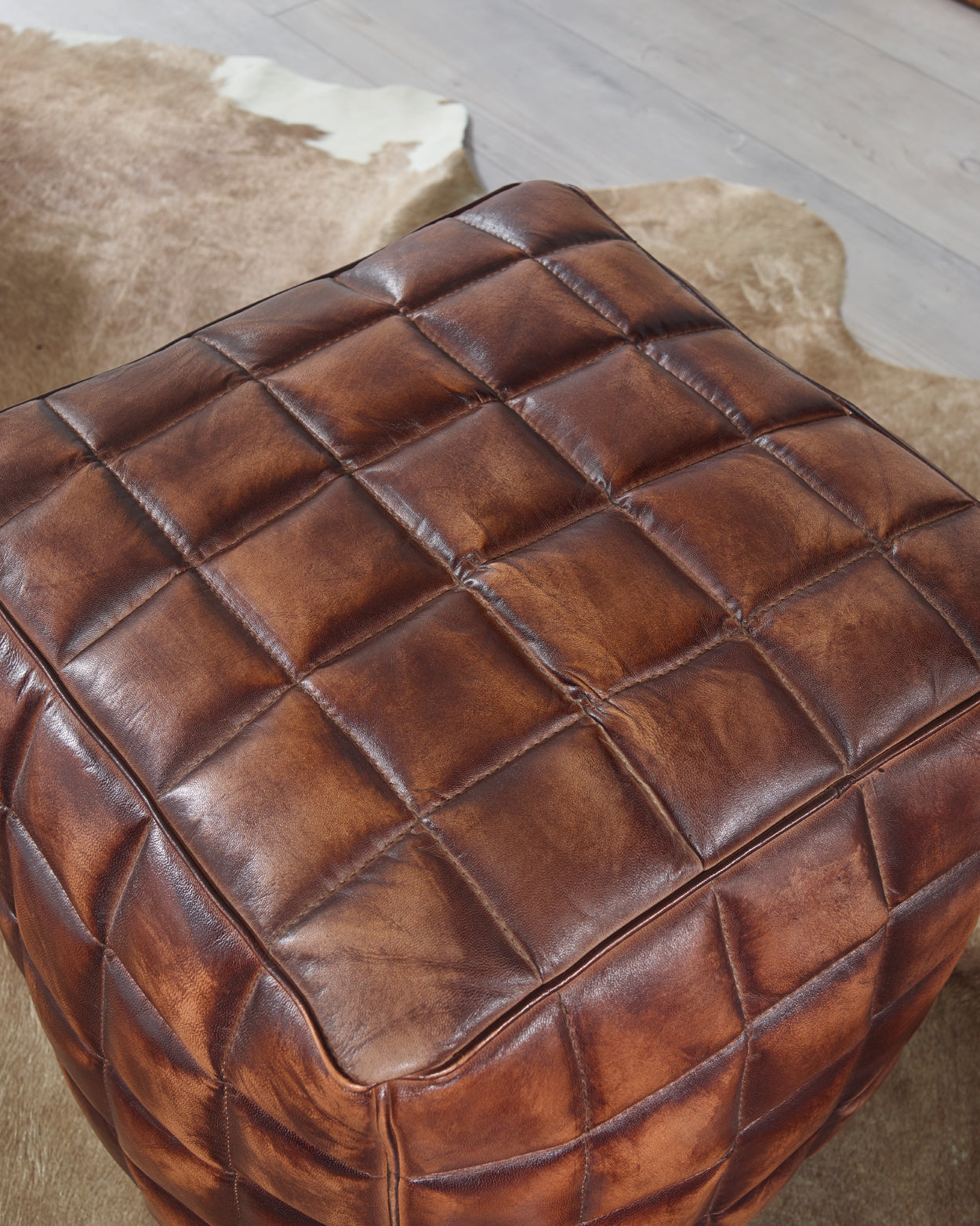Sitzwuerfel Echtleder braun 39 mal 41 mal 39 cm Ottomane Wohnzimmer Design Pouf Hocker orientalisch Polster Sitzhocker edel Orient Beinablage Sofa Wuerfel Polsterhocker eckig