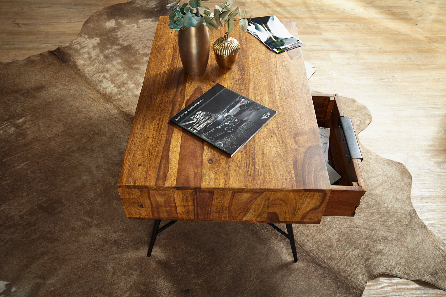 Couchtisch NISHAN 87 mal 41 mal 55 cm Sheesham Massiv Holz Design Holztisch mit Stauraum und Schublade Massivholztisch Wohnzimmer Retro Industrial Wohnzimmertisch mit Metallbeinen