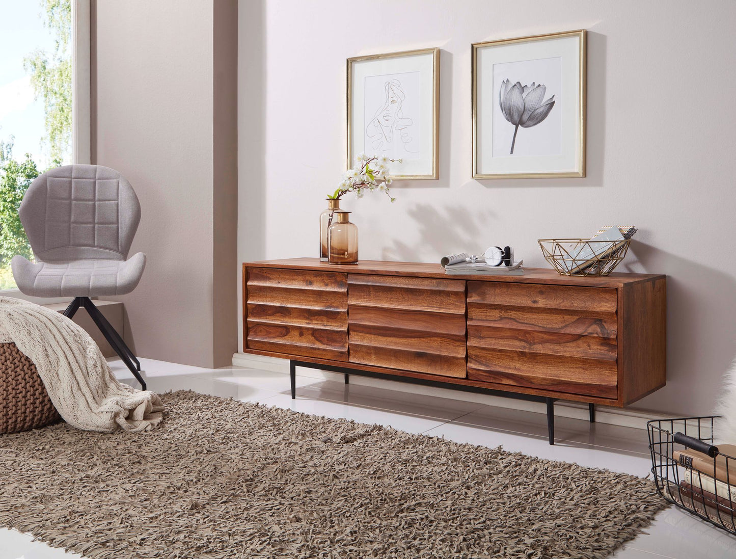 HiFi Lowboard WL5.636 Sheesham Massivholz Landhaus TV Kommode 147 mal 50 mal 38cm Fernsehschrank Unterschrank mit 3 Tueren Fernsehtisch Ablagefach Fernsehkommode TV Moebel