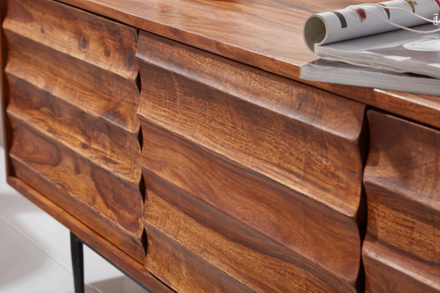 HiFi Lowboard WL5.636 Sheesham Massivholz Landhaus TV Kommode 147 mal 50 mal 38cm Fernsehschrank Unterschrank mit 3 Tueren Fernsehtisch Ablagefach Fernsehkommode TV Moebel