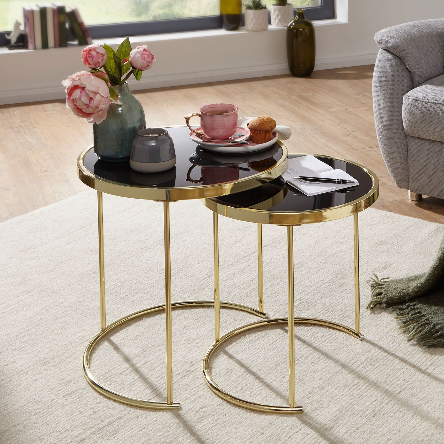 Design Satztisch COMO Schwarz Gold Beistelltisch Metall Glas Couchtisch Set aus 2 Tischen Kleiner Wohnzimmertisch Metalltisch mit Glasplatte Ablagetisch modern