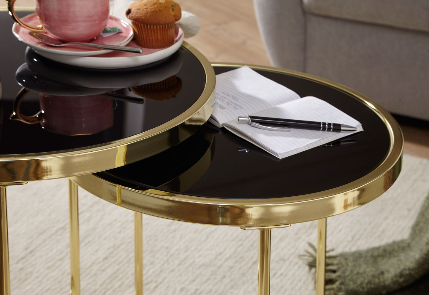 Design Satztisch COMO Schwarz Gold Beistelltisch Metall Glas Couchtisch Set aus 2 Tischen Kleiner Wohnzimmertisch Metalltisch mit Glasplatte Ablagetisch modern