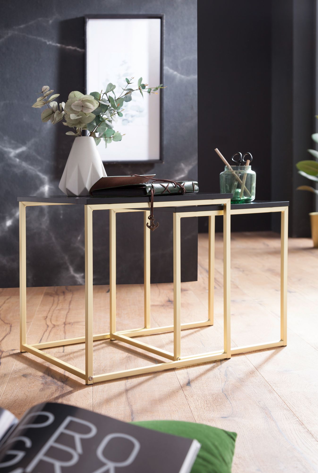 Satztisch CHUR Schwarz Gold Beistelltisch MDF Metall Couchtisch Set aus 2 Tischen Kleiner Wohnzimmertisch Metalltisch mit Holzplatte Ablagetisch modern