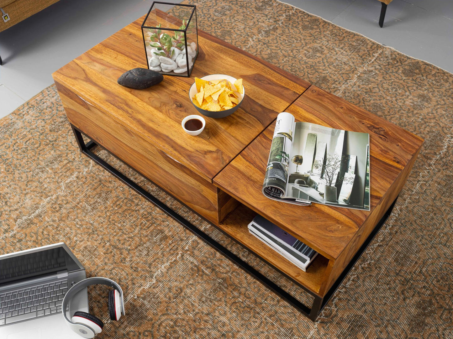 Couchtisch Sheesham Massivholz 110 mal 40 mal 50 cm Sofatisch mit Metallbeinen Wohnzimmertisch Tischplatte aufklappbar Holztisch Tisch Industrial Design