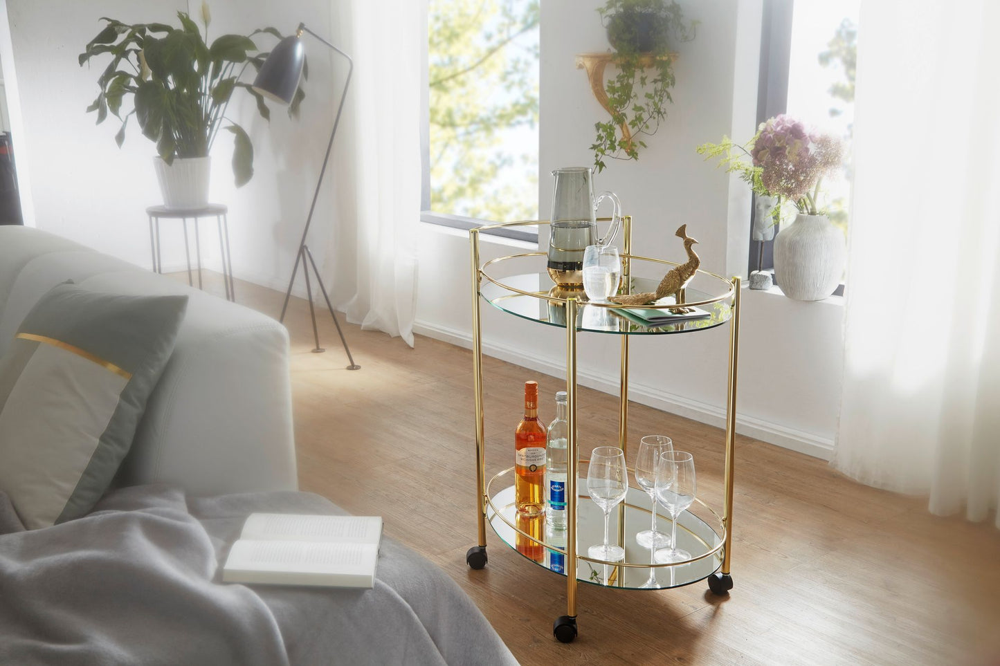 Design Servierwagen Gold 67 mal 79 cm Mobile Mini Bar Beistelltisch auf Rollen Speisewagen mit Glasplatte Weiss Kuechenwagen Teewagen mit Milchglas