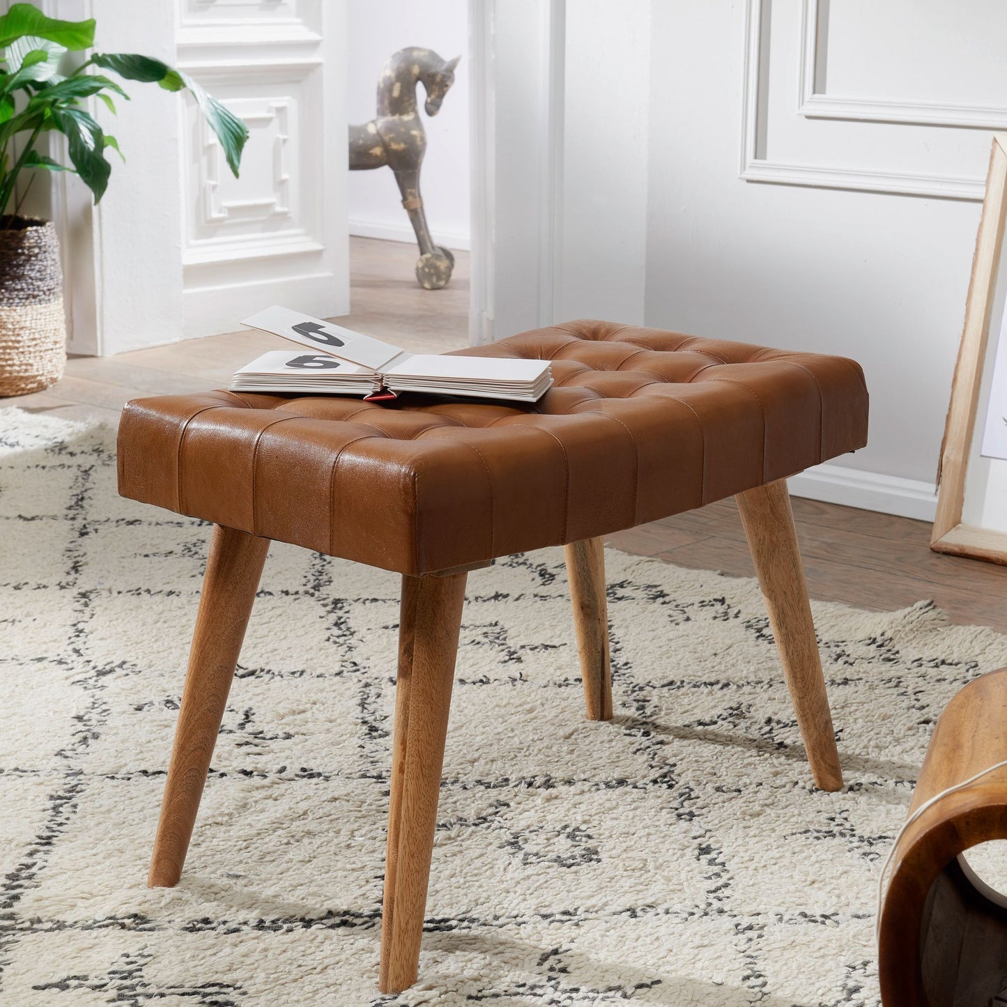 Sitzhocker 67 mal 47 mal 39 cm Mango Massivholz Echtleder Chesterfield Design Lederhocker Braun Beistellhocker Hocker ohne Lehne Country Fusshocker