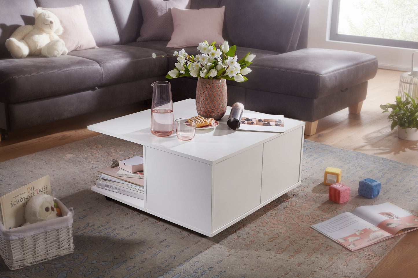 Design Couchtisch 70 mal 70 cm Weiss Wohnzimmertisch mit 2 Schubladen Sofatisch mit Rollen Tisch mit 2 Faechern