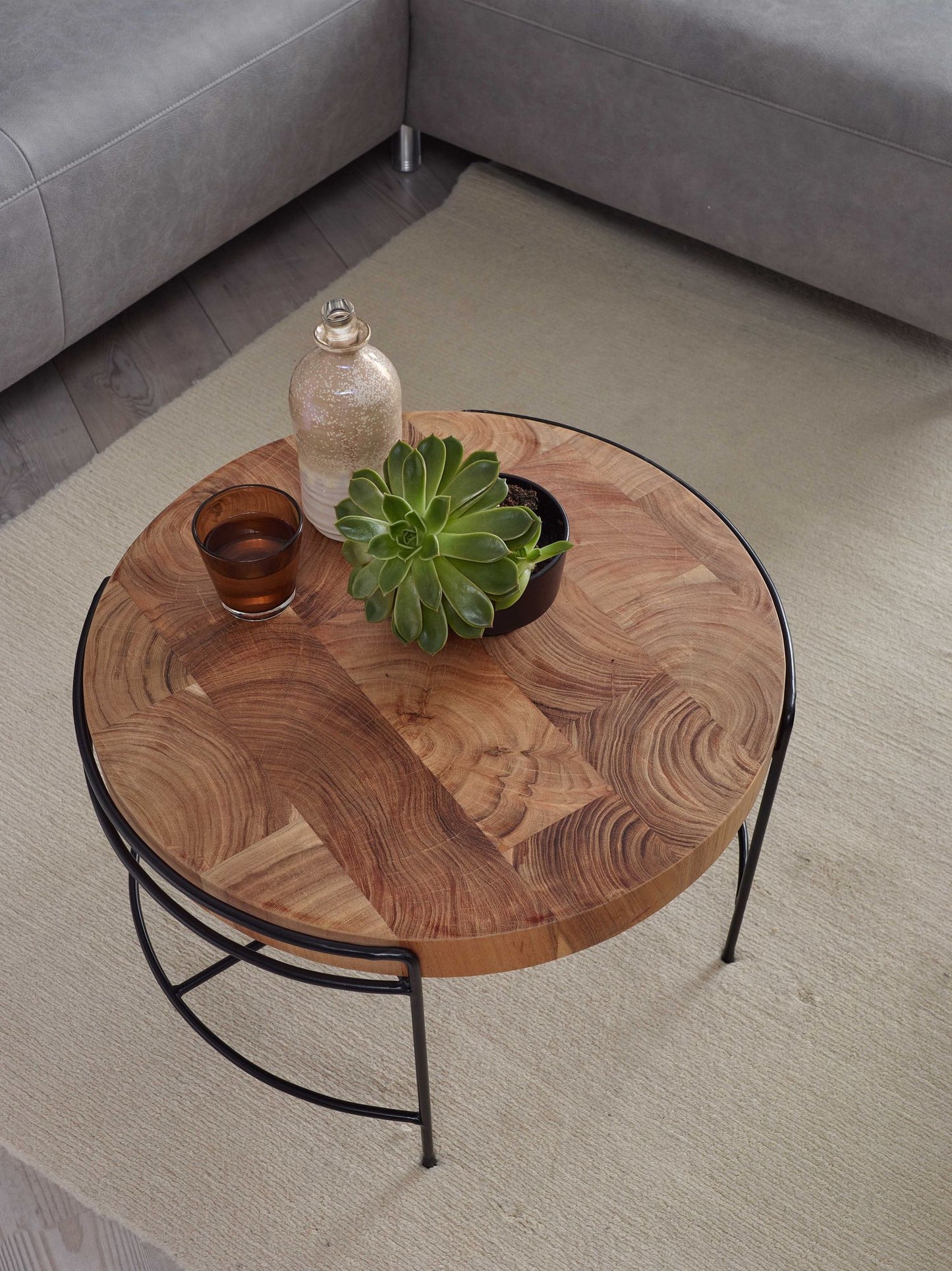 Couchtisch 62 mal 40 mal 62 cm Sofatisch Akazie Massivholz Metall Wohnzimmertisch Rund mit Metallbeinen Kleiner Designer Tisch Massiv Holztisch Wohnzimmer Industrial