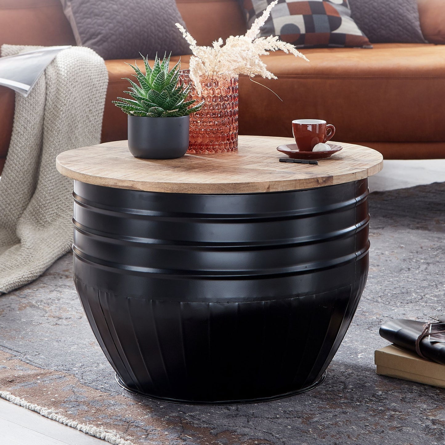 Couchtisch Mango Holz Metall 60 mal 41 mal 60 cm Industrial Style Rund Design Wohnzimmertisch mit Stauraum Moderner Loungetisch Sofatisch Schwarz