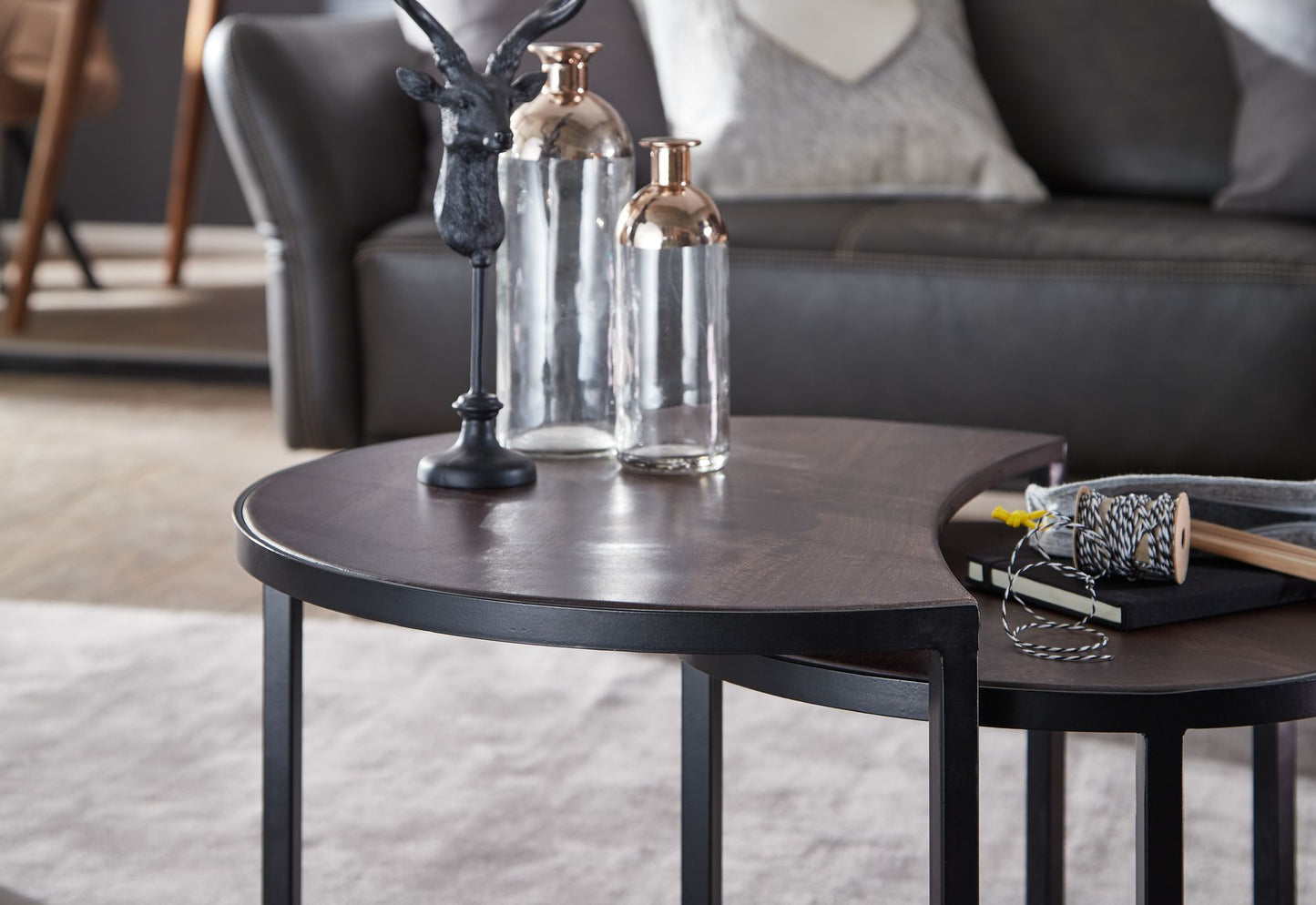 Couchtisch 2er Set Mango Massivholz Metall Wohnzimmertisch Rund Industrial Beistelltisch mit Metallbeine Schwarz Tischset 2 teilig Satztisch Holz
