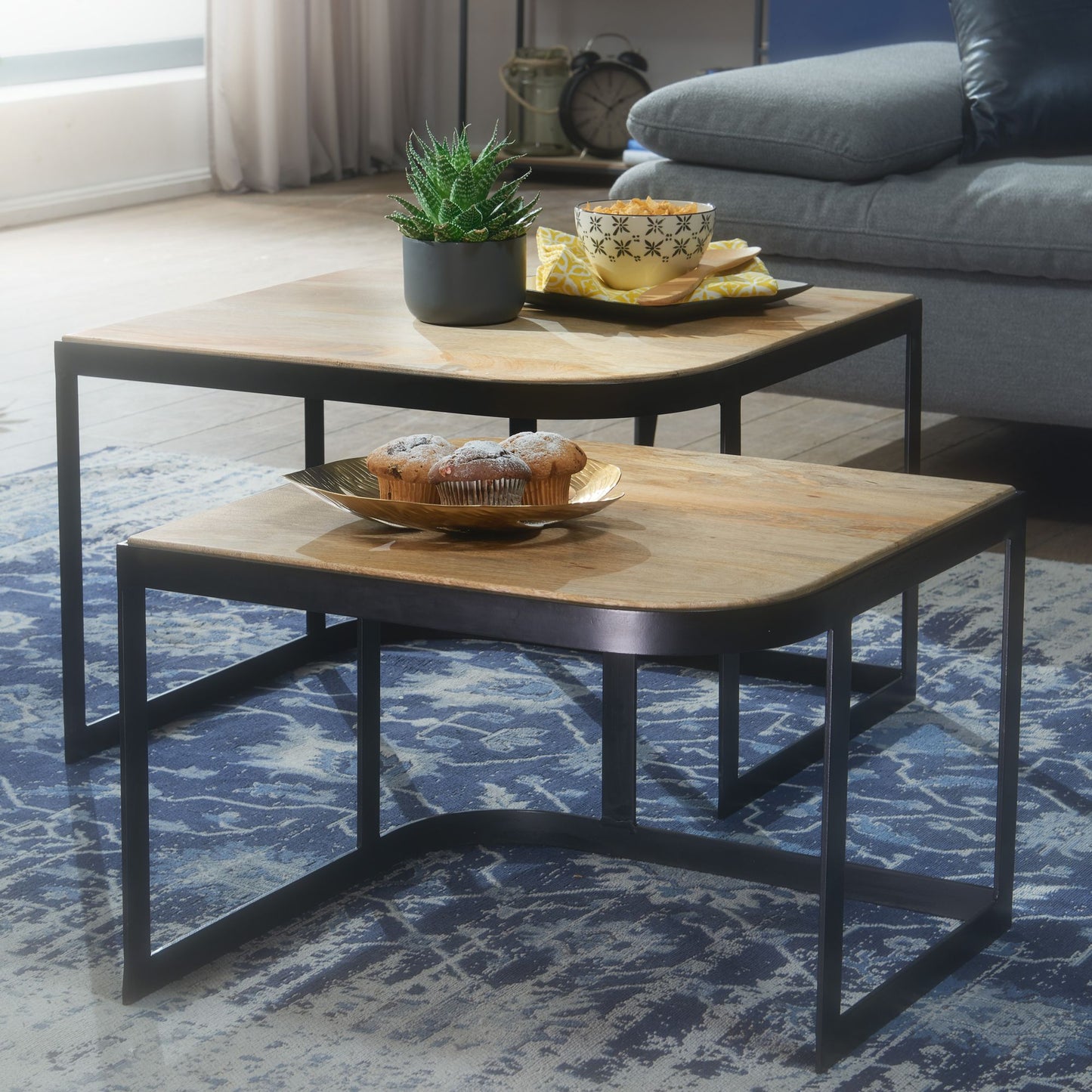Couchtisch 2er Set Mango Massivholz Metall Wohnzimmertisch Hell Industrial Satztisch Beistelltisch Metallbeine Schwarz Tischset 2 teilig Satztisch Holz